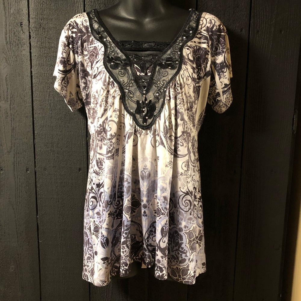 Energe Short-Sleeve Top. Ladies size Medium